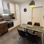 Exclusive 2 Og 1 Mit Balkon In Lage! Апартаменты