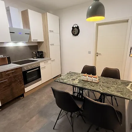 Exclusive 2 Og 1 Mit Balkon In Lage! Apartament