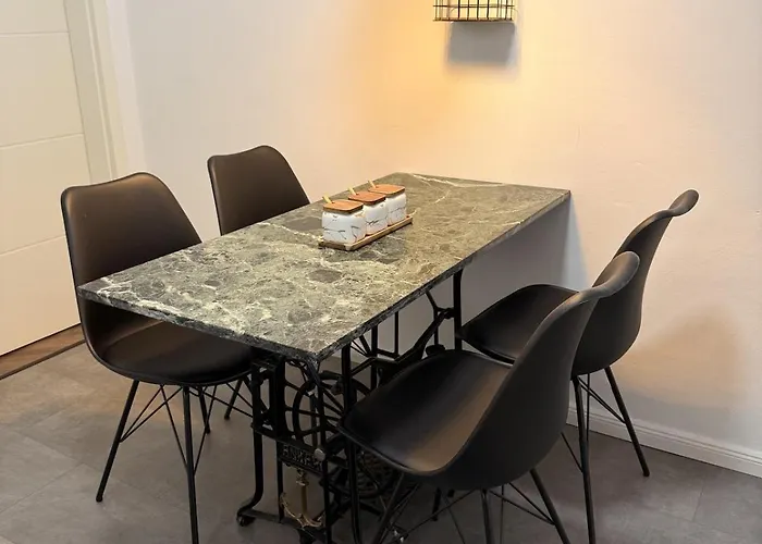 Exclusive 2 Og 1 Mit Balkon In Lage! *