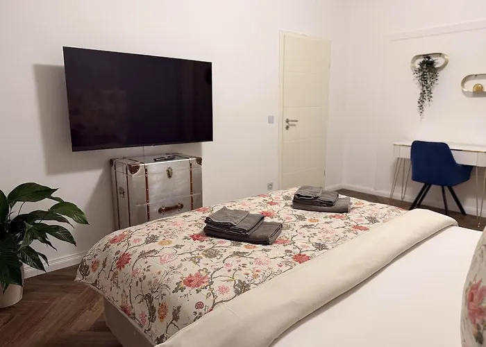 Exclusive 2 Og 1 Mit Balkon In Lage! *