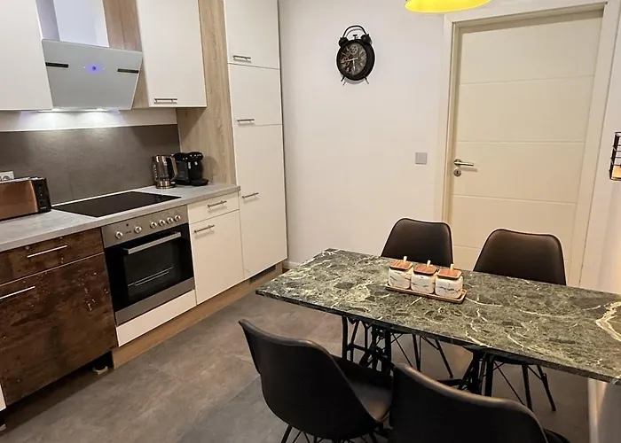 Exclusive 2 Og 1 Mit Balkon In Lage! Apartamento